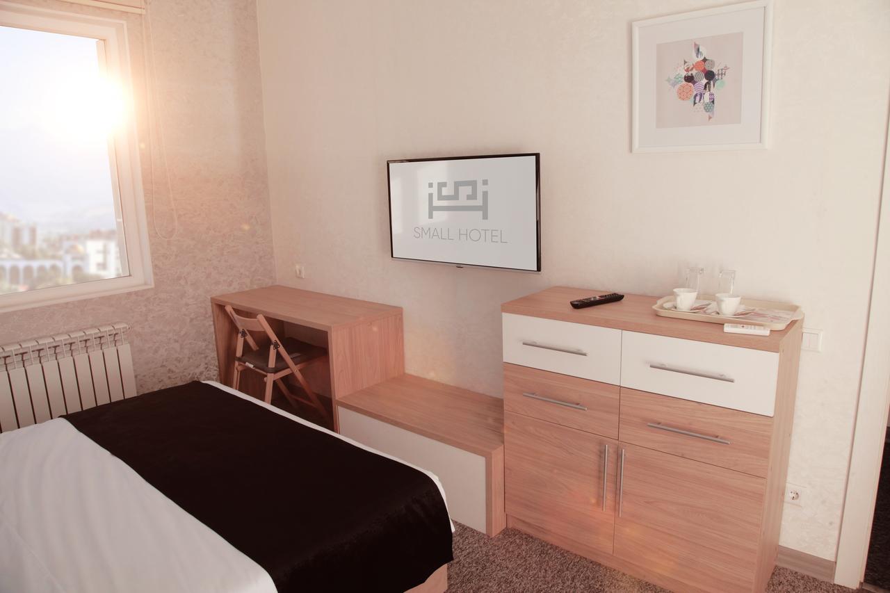 Small Hotel Biszkek Zewnętrze zdjęcie